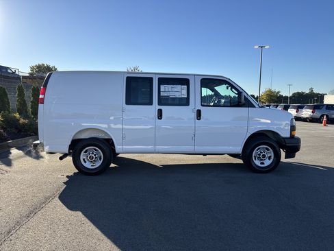 New 2025 GMC Savana 2500 w/ Driver Convenience Package image 11