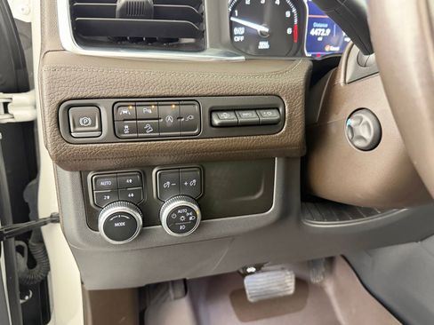 Used 2021 GMC Yukon Denali w/ Denali Premium Package AWD/4WD image 28