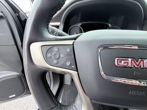 Used 2019 GMC Acadia Denali w/ Technology Package FWD image 15