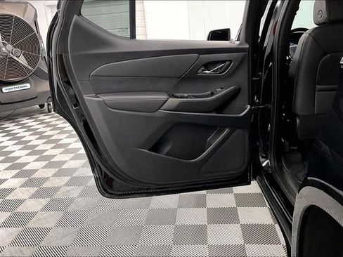 Used 2023 Chevrolet Traverse High Country w/ LPO, Floor Liner Package FWD image 23