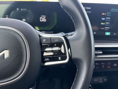 Used 2024 Kia Sorento S image 29