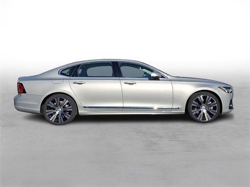 Used 2023 Volvo S90 B6 Plus image 7