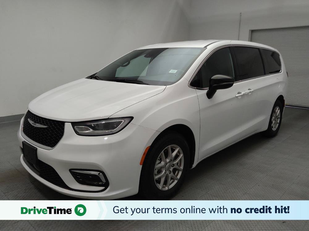 Used 2025 Chrysler Pacifica Select FWD image 1
