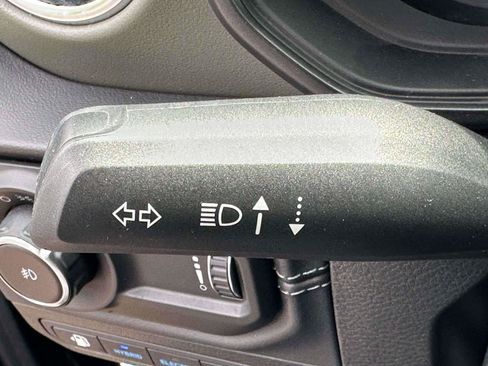 Used 2024 Jeep Wrangler High Altitude AWD/4WD image 23