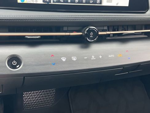 Used 2023 Nissan Ariya AWD image 21