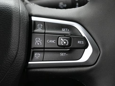 Used 2023 Jeep Compass Limited AWD/4WD image 7