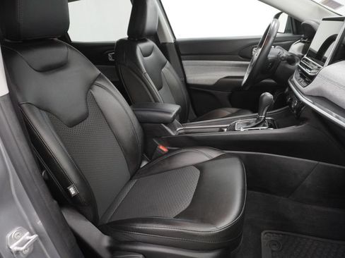 Certified 2022 Jeep Compass Latitude w/ Convenience Group AWD/4WD image 46