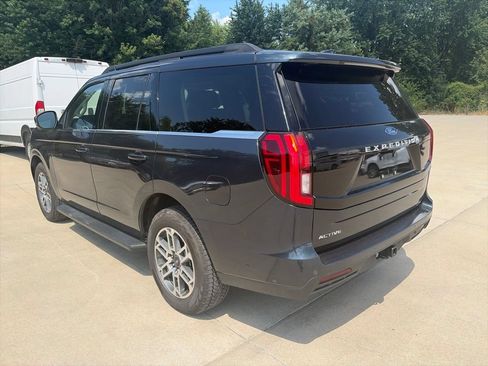 Used 2025 Ford Expedition Active AWD/4WD image 9