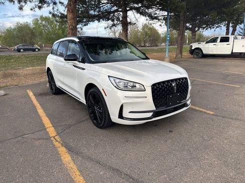 Used 2023 Lincoln Corsair Reserve w/ Equipment Group 202A image 5