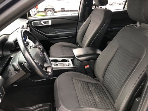 Used 2020 Ford Explorer XLT w/ Comfort Package AWD/4WD image 19