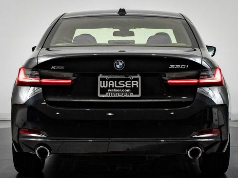 Used 2024 BMW 330i xDrive Sedan w/ Premium Package image 10