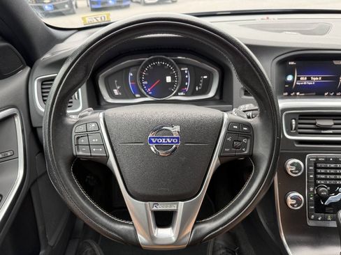 Used 2017 Volvo V60 T6 R-Design Platinum w/ Climate Package AWD/4WD image 21