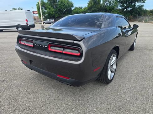 Used 2018 Dodge Challenger R/T RWD image 3