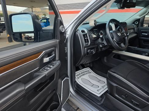 Used 2024 RAM 2500 Laramie AWD/4WD image 14