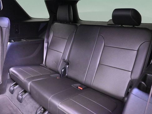 Used 2023 Chevrolet Traverse Premier w/ Redline Edition FWD image 25