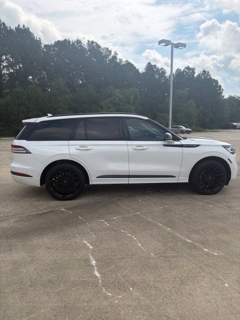 Used 2023 Lincoln Aviator Reserve w/ Equipment Group 201A AWD/4WD image 6