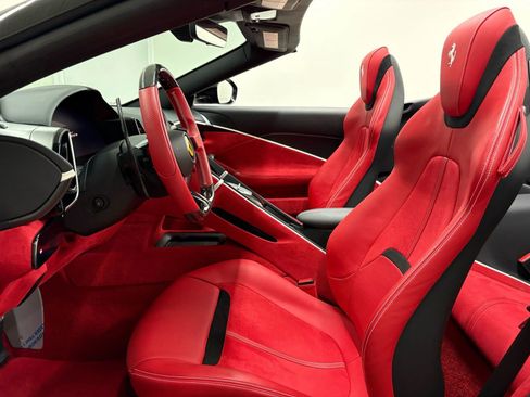 Used 2025 Ferrari Roma Spider image 10