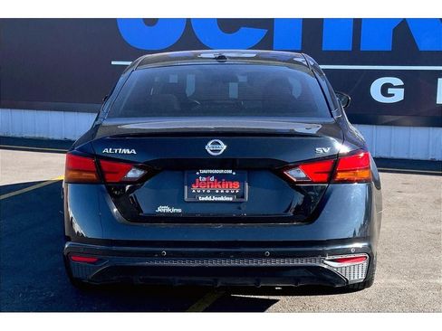 Used 2021 Nissan Altima 2.5 SV FWD image 4