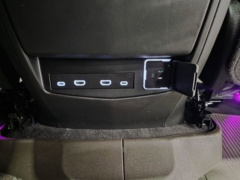 Used 2023 Cadillac Escalade ESV Sport Platinum w/ LPO, ONYX Package AWD/4WD image 34