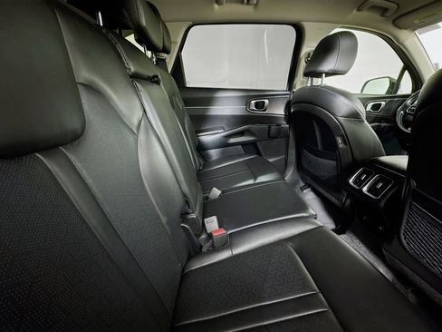 Used 2023 Kia Sorento S image 26