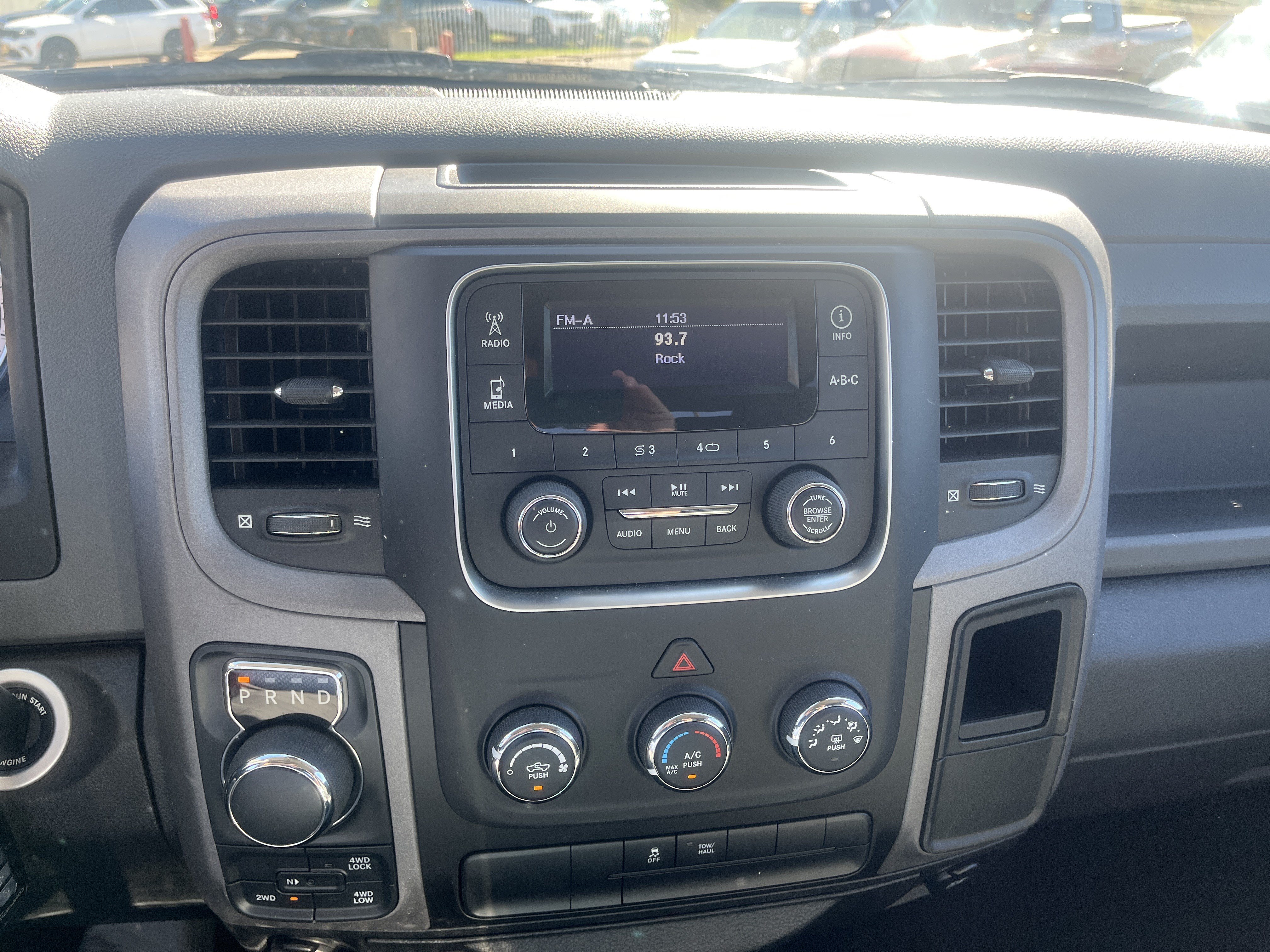 Used 2017 RAM 1500 Express AWD/4WD image 11