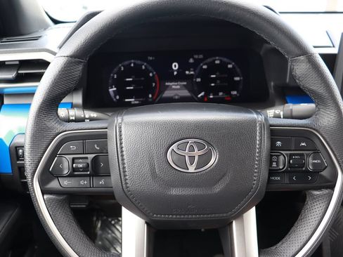 Used 2025 Toyota Tacoma TRD Off-Road AWD/4WD image 19