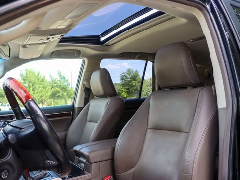Used 2016 Lexus GX 460 w/ Premium Package AWD/4WD image 14