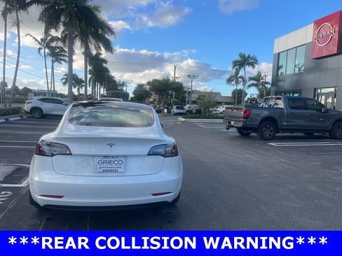 Used 2020 Tesla Model 3 Standard Range image 3