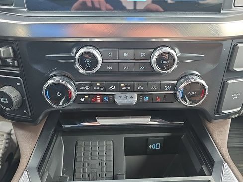 Used 2024 Ford F350 King Ranch w/ FX4 Off-Road Package image 15