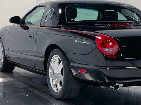 Used 2003 Ford Thunderbird image 38