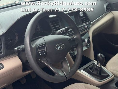 Used 2019 Hyundai Elantra SE image 10