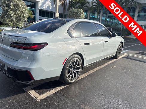 Used 2023 BMW 740i 740i image 9