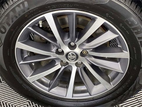 Used 2018 Toyota Highlander XLE w/ Protection Package #3 image 29