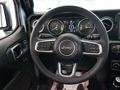 Used 2023 Jeep Wrangler Unlimited Sahara AWD/4WD image 30