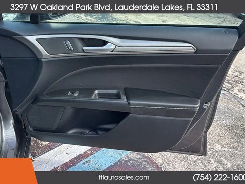 Used 2020 Ford Fusion SE image 40