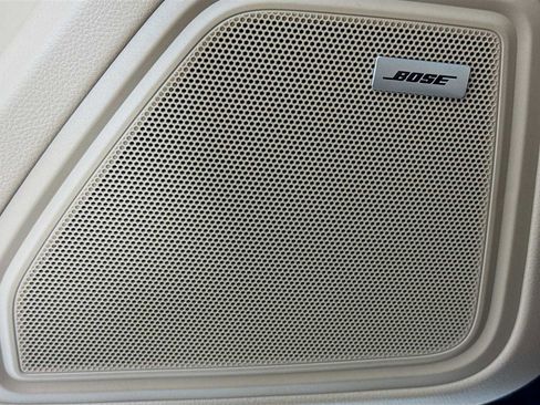 New 2026 Porsche Macan image 12