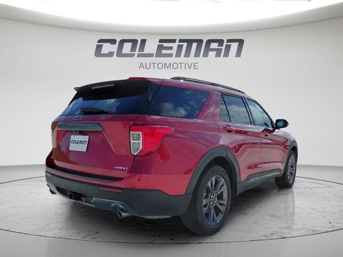 Used 2022 Ford Explorer XLT w/ Equipment Group 202A image 5