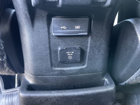 Used 2018 Jeep Wrangler Unlimited Sahara image 28