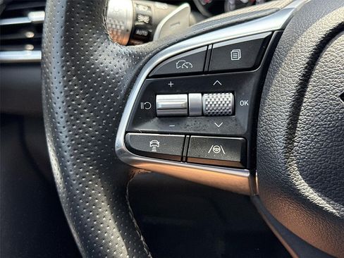 Used 2025 Genesis G70 2.5T AWD/4WD image 34