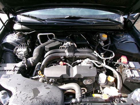 Used 2017 Subaru Legacy 2.5i Limited w/ Popular Package #4 image 8