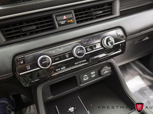 Used 2025 Honda Pilot Touring image 32