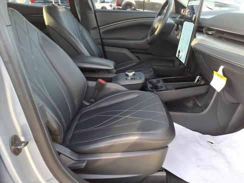 Certified 2022 Ford Mustang Mach-E Select image 11