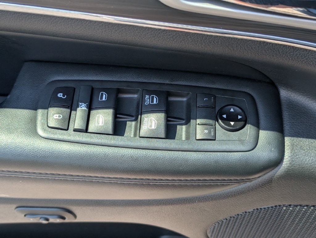 Used 2021 Jeep Grand Cherokee Limited AWD/4WD image 18