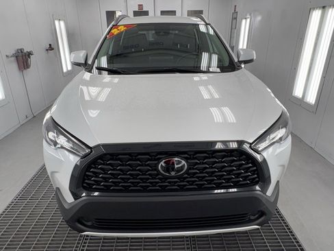 Used 2022 Toyota Corolla Cross LE image 3