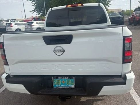 Used 2025 Nissan Frontier SV w/ SV Convenience Package image 4