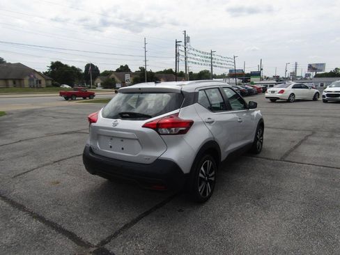Used 2020 Nissan Kicks SV FWD image 8