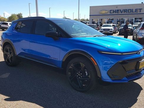 New 2026 Chevrolet Equinox EV RS image 2