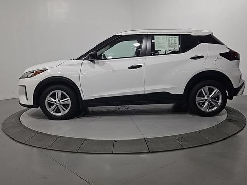 Certified 2025 Nissan Kicks Play S FWD image 2