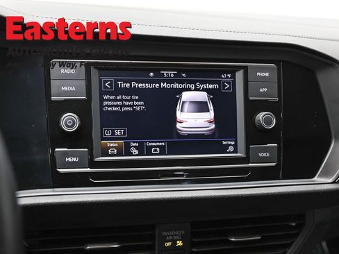 Used 2024 Volkswagen Jetta SE FWD image 18
