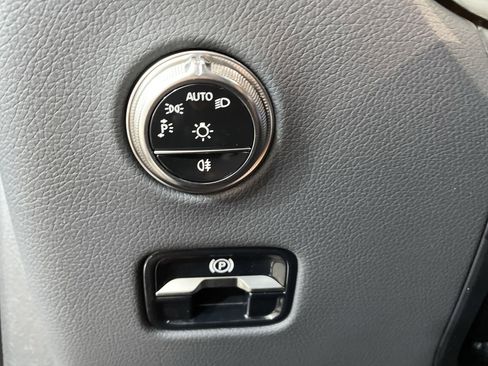 Certified 2025 Mercedes-Benz GLC 300 image 21